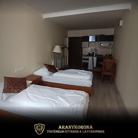 Aranykorona Apartmanhaz Mişcolţ Exterior foto