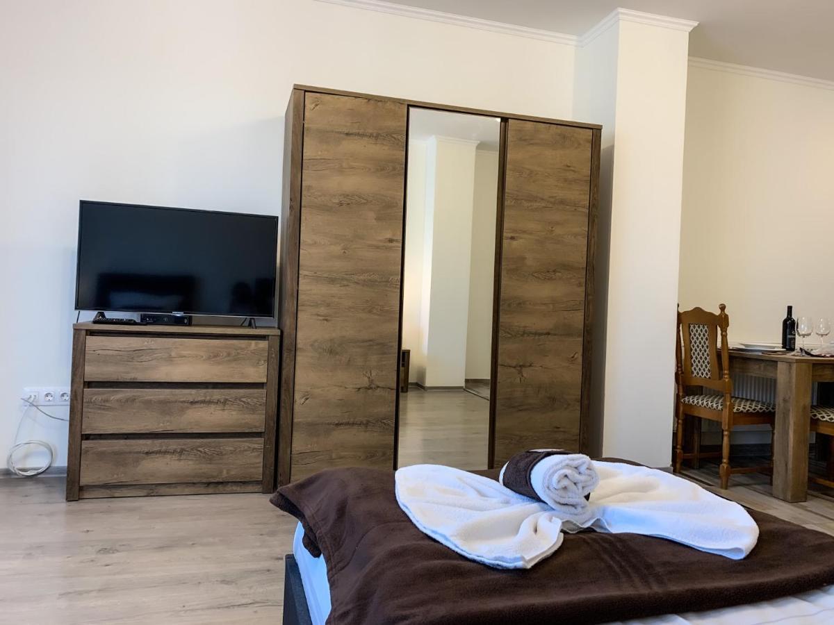 Aranykorona Apartmanhaz Mişcolţ Exterior foto