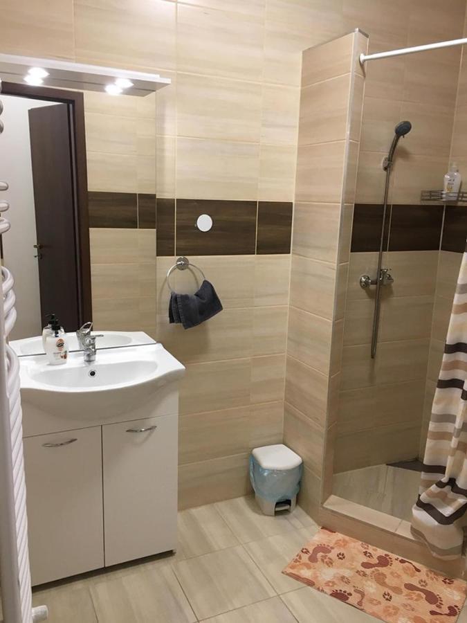 Aranykorona Apartmanhaz Mişcolţ Exterior foto