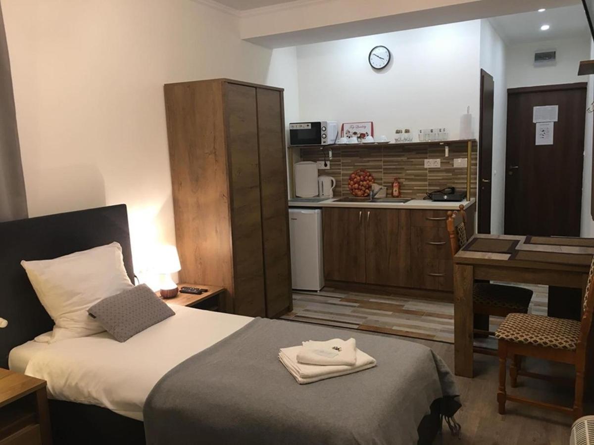 Aranykorona Apartmanhaz Mişcolţ Exterior foto