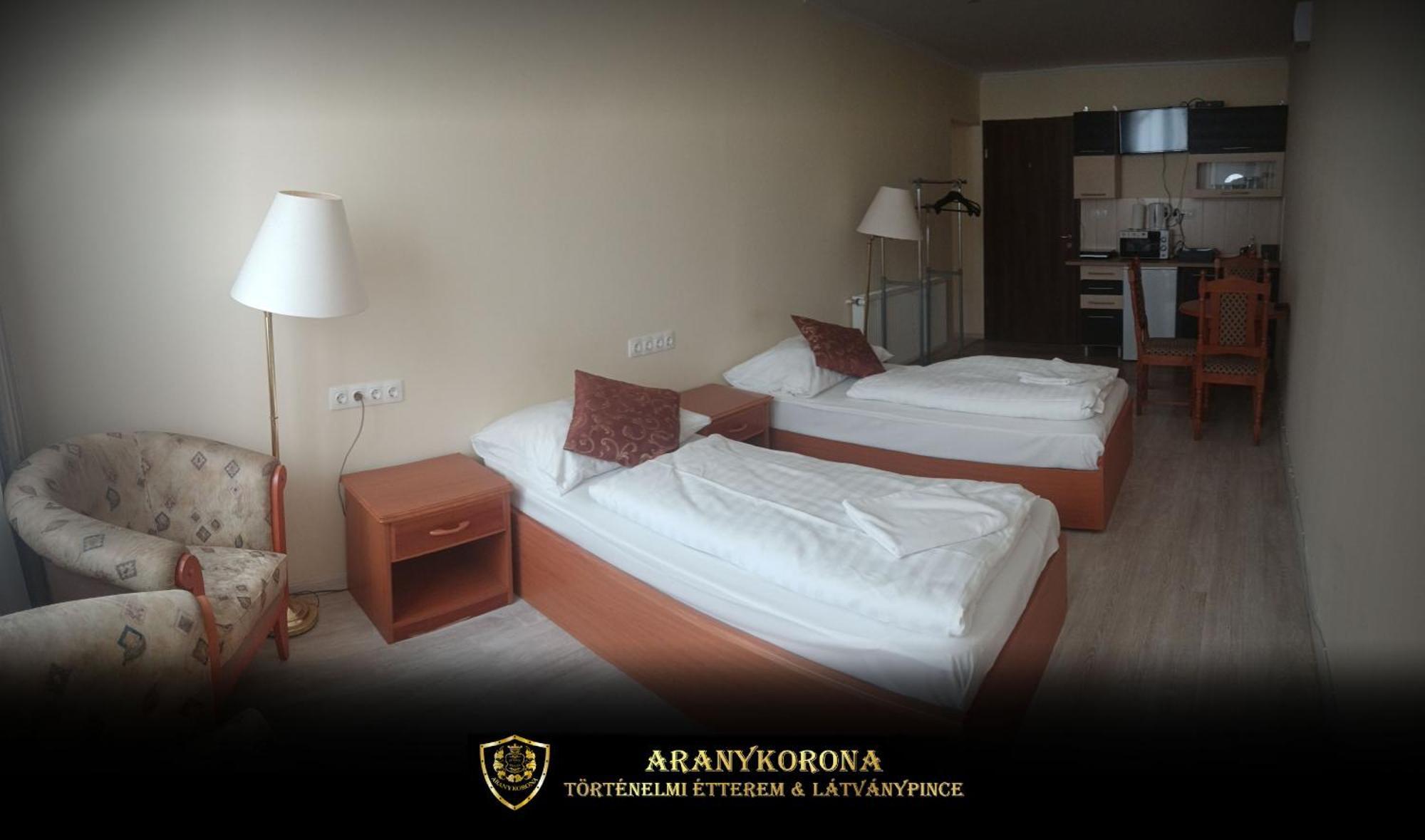 Aranykorona Apartmanhaz Mişcolţ Exterior foto